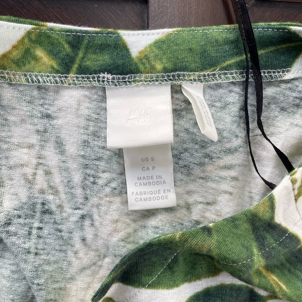 H&M leaf patterned dress - Picture 6 of 6